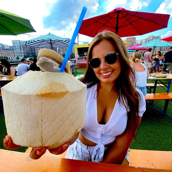 Meet your Posher, Kristin - Picture 1 of 1